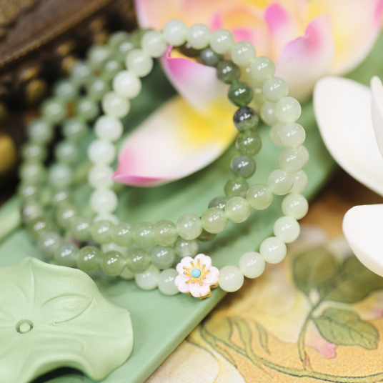 Vòng Tay Ngọc Hoà Điền Bông Mai May Mắn